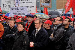 Stephan Braun bei der Kungebung des DGB und der IG Metall vor den Toren des Sindelfinger Daimler-Werk